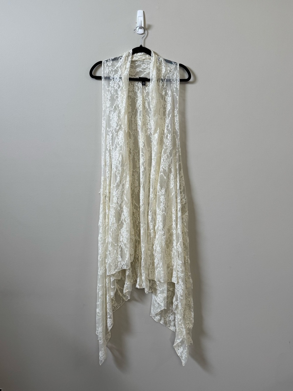 Torrid off white lace sleeveless long line kimono cardigan cover up vest